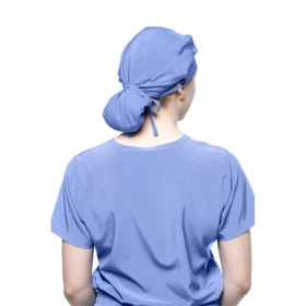 Gorro médico bouffant color azul lavanda de Tasha & Me Posterior